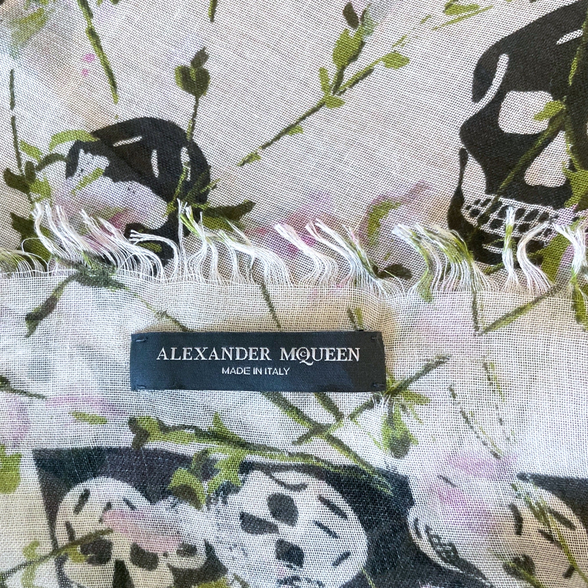ALEXANDER MCQUEEN Classic Skull-Print Frayed Scarf