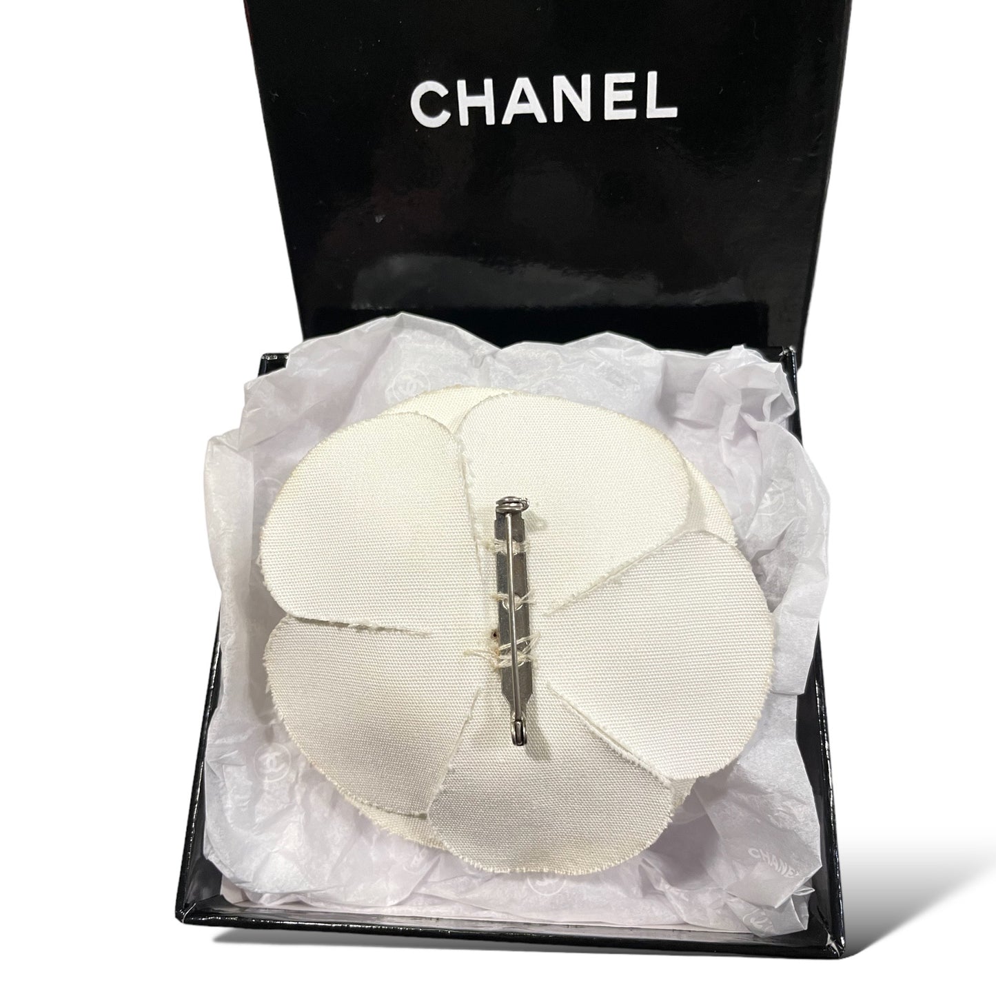 CHANEL WHITE CAMELLIA FLOWER PIN BROOCH IN ORIGINAL CHANEL GIFT BOX