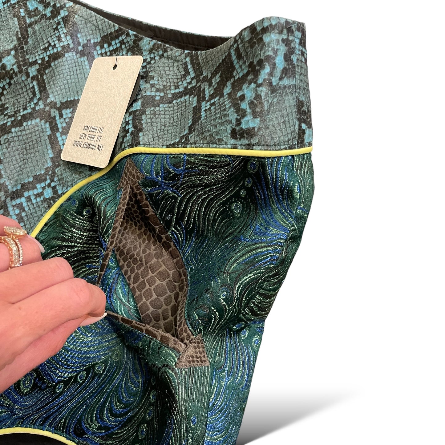 KIM SHUI Unique & BEAUTIFULLY Printed Mini Skirt Made in Italy
| Size: XS |