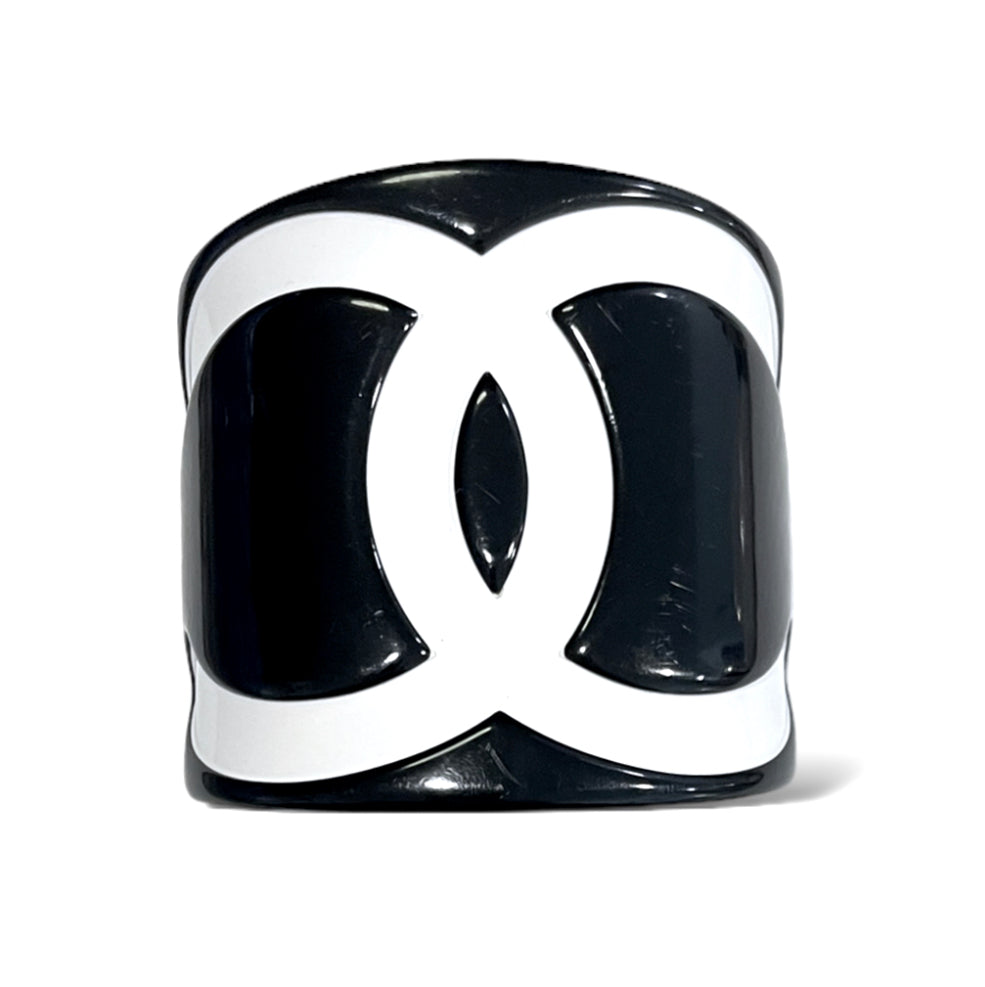 CHANEL Black and White Enamel CC Logo Cuff Circa 94’