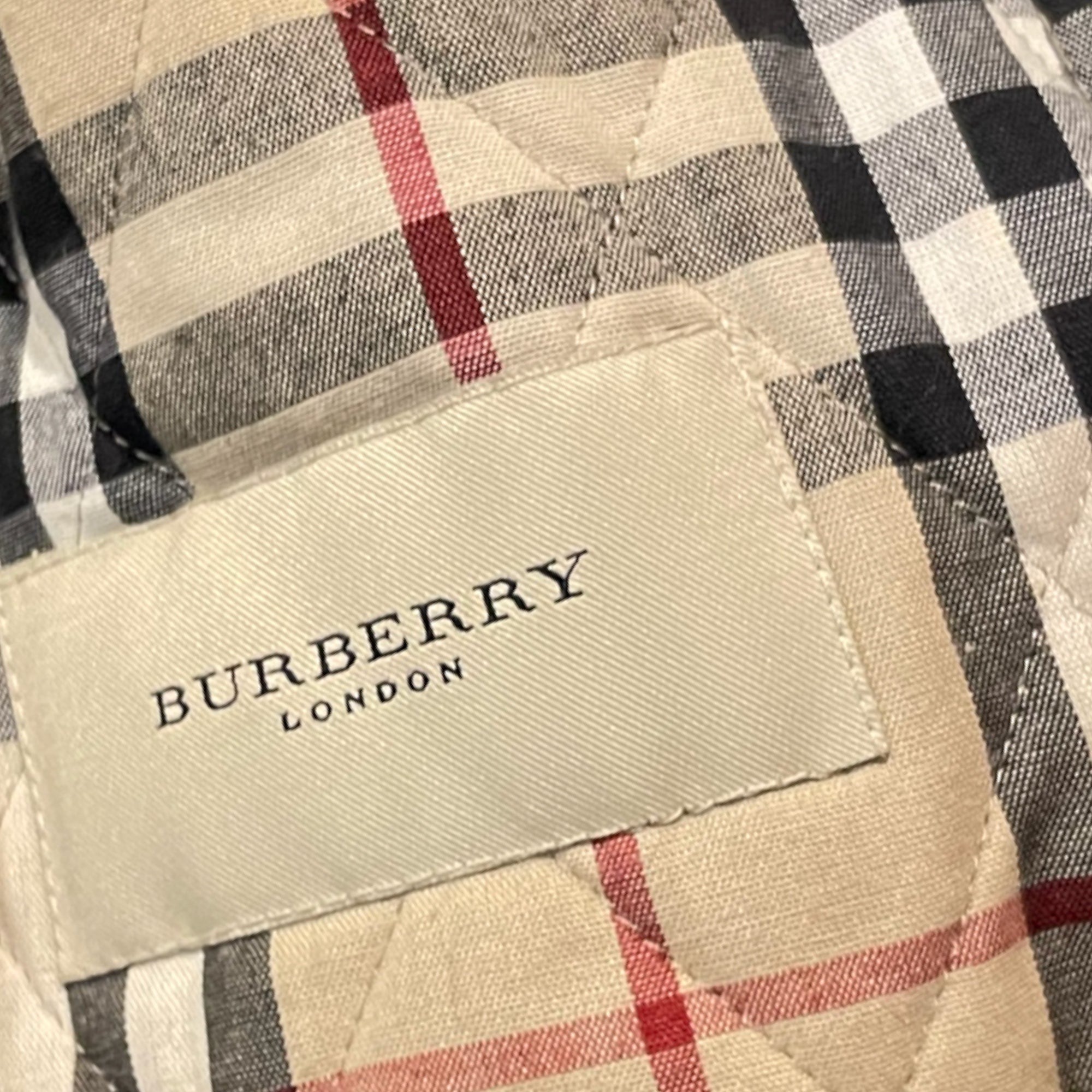 BURBERRY LONDON Classic Quilted Tan/Check Lined Coat |Size: Small|