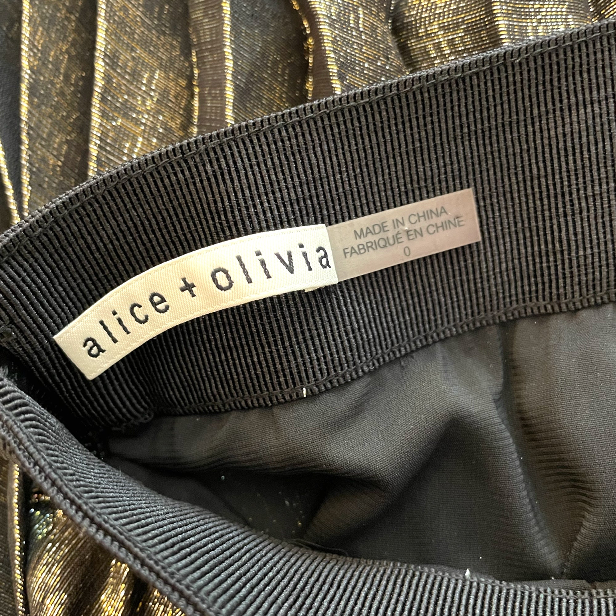 ALICE + OLIVIA Silk Long Gold Lamè Pleated Skirt. |Size: XS | US 0|