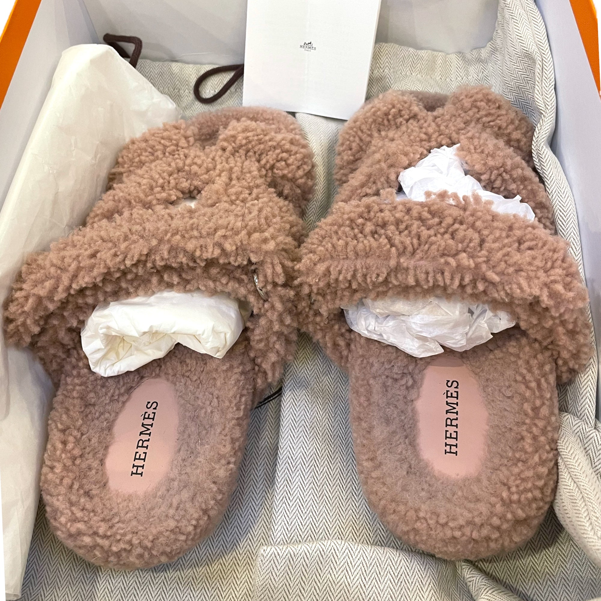 HERMÈS Woman’s Chypre Shearling Sandals |Size: US 8.5 | IT 38.5|