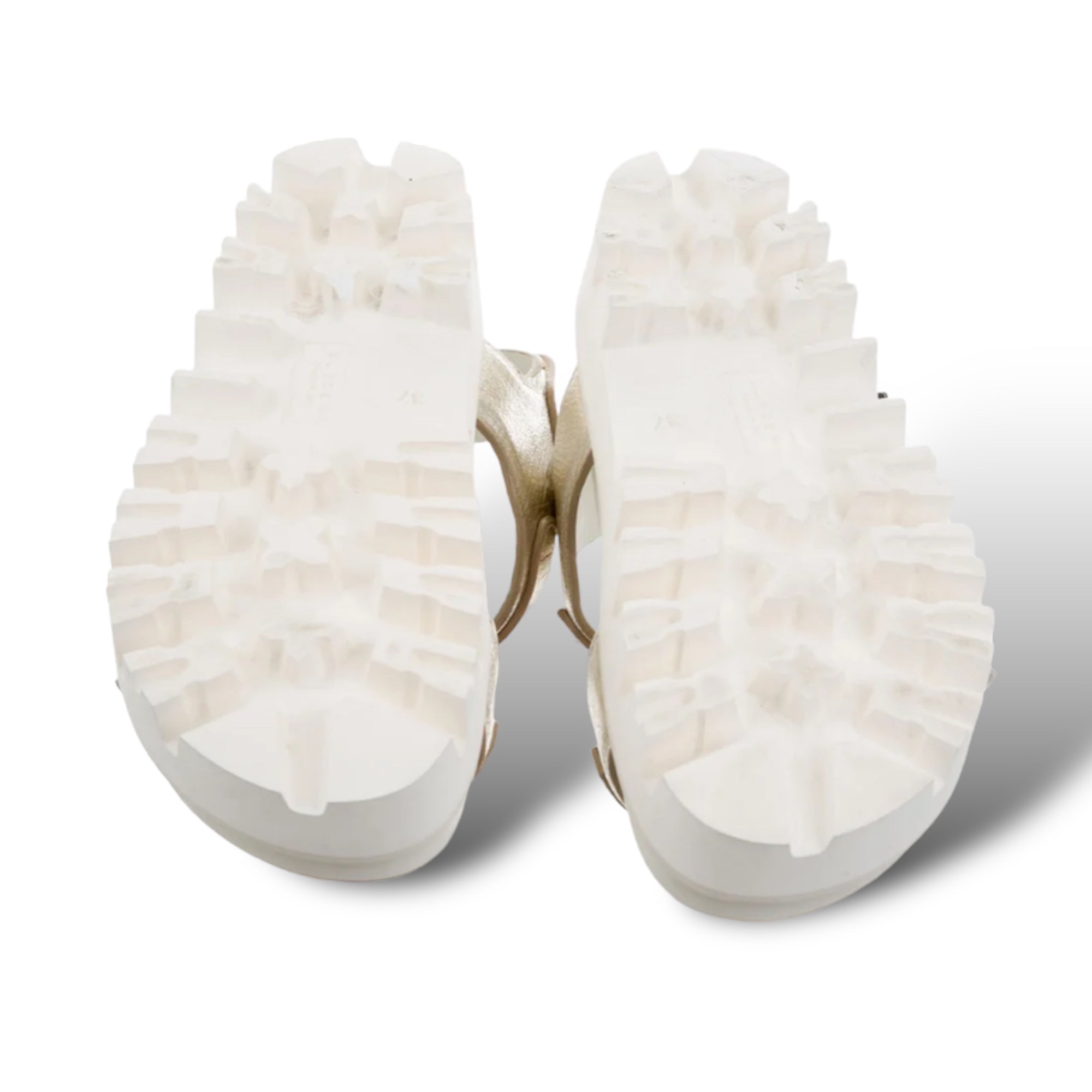 BUSCEMI Metallic Silver Textured Leather Sandalo Buckle Lug Sandals |Size: 36IT|
