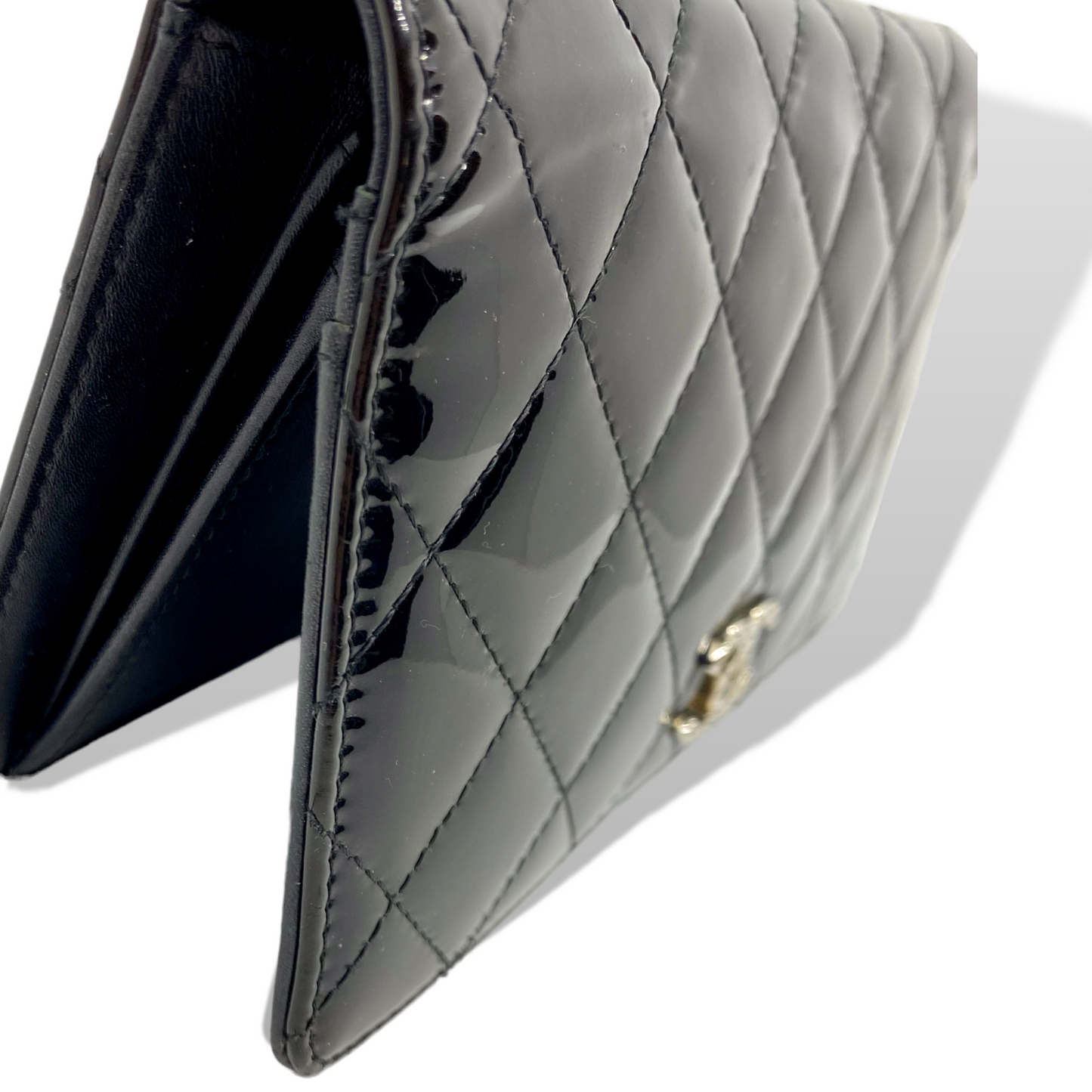 CHANEL CC Yen Wallet in Quilted Patent Leather