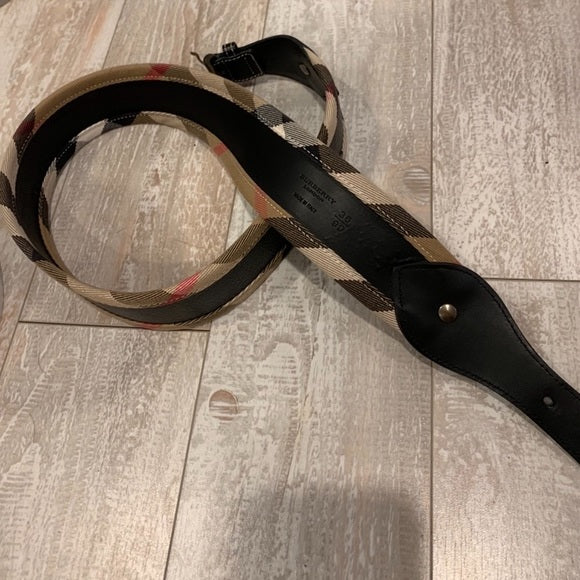 Burberry Belt Check Lining & Black leather middle Size: 36”/ 90cm