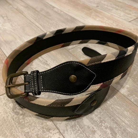 Burberry Belt Check Lining & Black leather middle Size: 36”/ 90cm