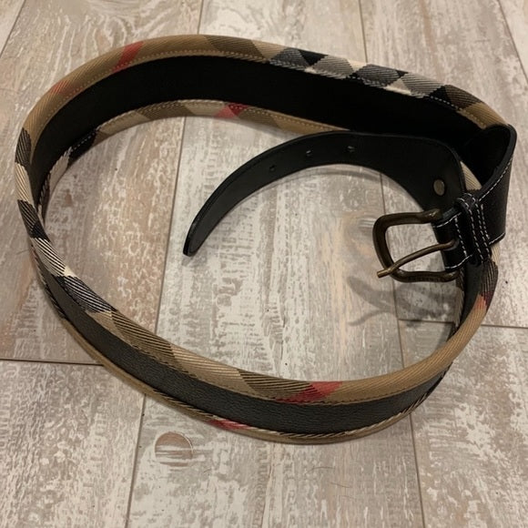 Burberry Belt Check Lining & Black leather middle Size: 36”/ 90cm