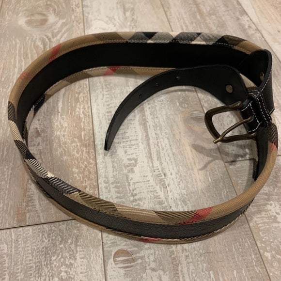 Burberry Belt Check Lining & Black leather middle Size: 36”/ 90cm