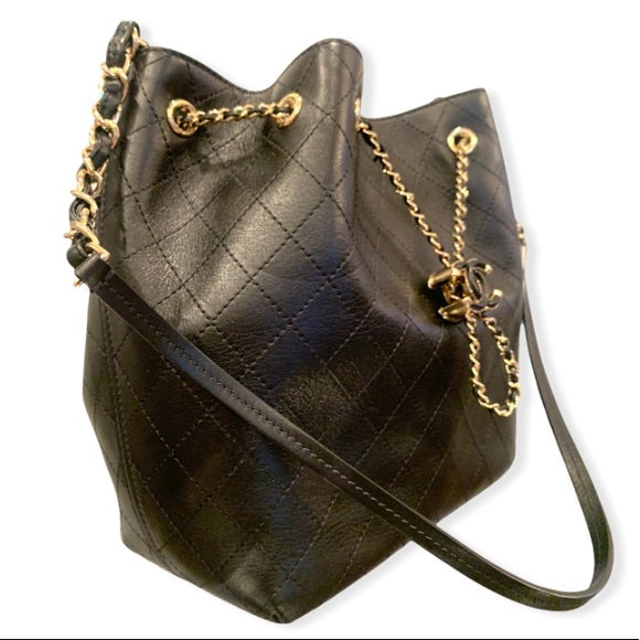 CHANEL Calfskin Stitched Drawstring Bag (Black)