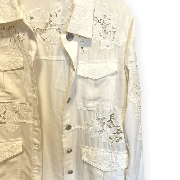ALICE + OLIVIA Three-Quarter Sleeve Embroidered White Button-Up Top Size S