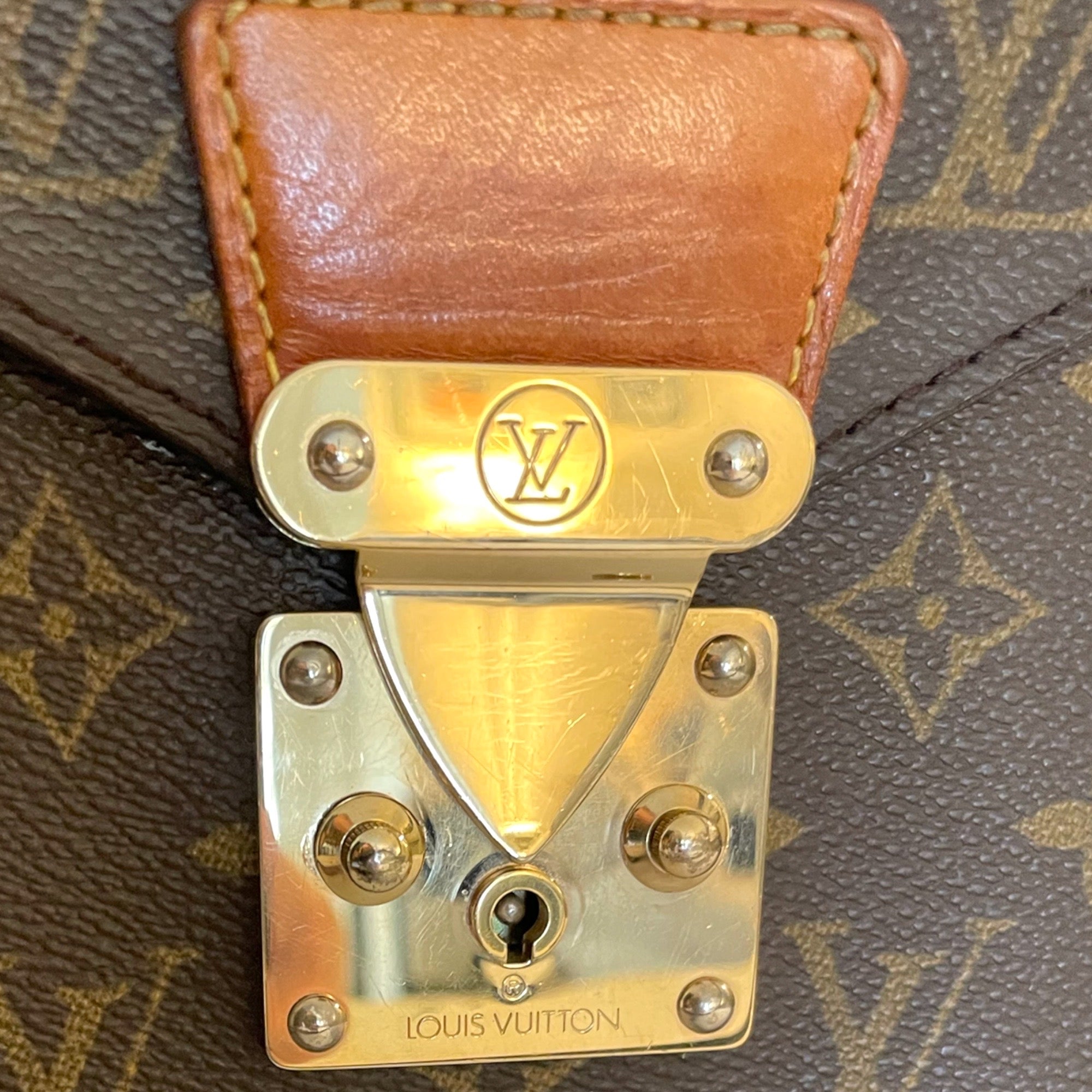 LOUIS VUITTON Monogram Serviette Conseiller Briefcase with LV Monogram Strap