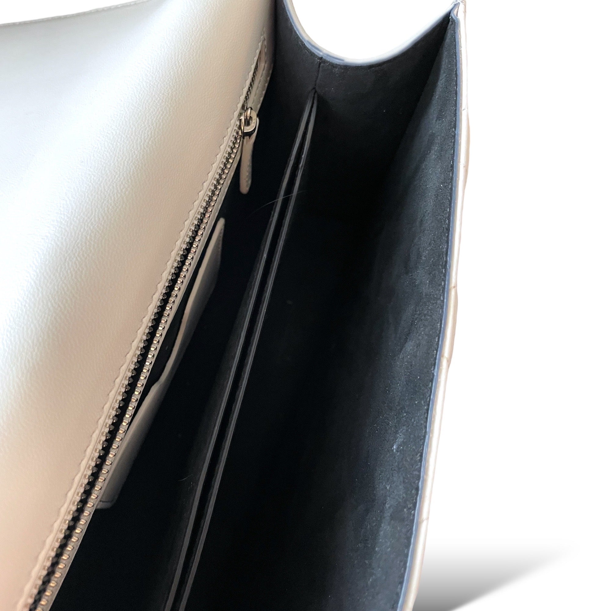 ALEXANDER MCQUEEN White Quilted Leather Jeweled Knuckle Shoulder Bag