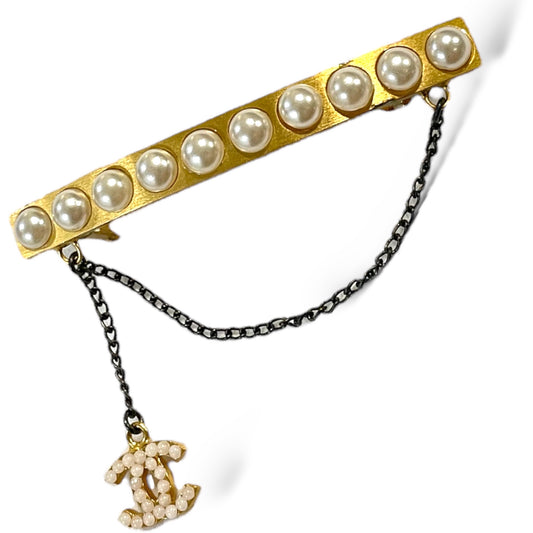 CHANEL Gold-Tone Vintage CC Logo & Faux Pearl French Snap Clip Barrette