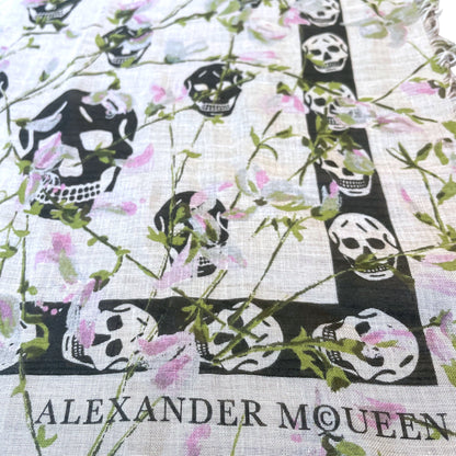 Alexander McQueen Classic Skull-Print Frayed Scarf - photo 4 of 5
