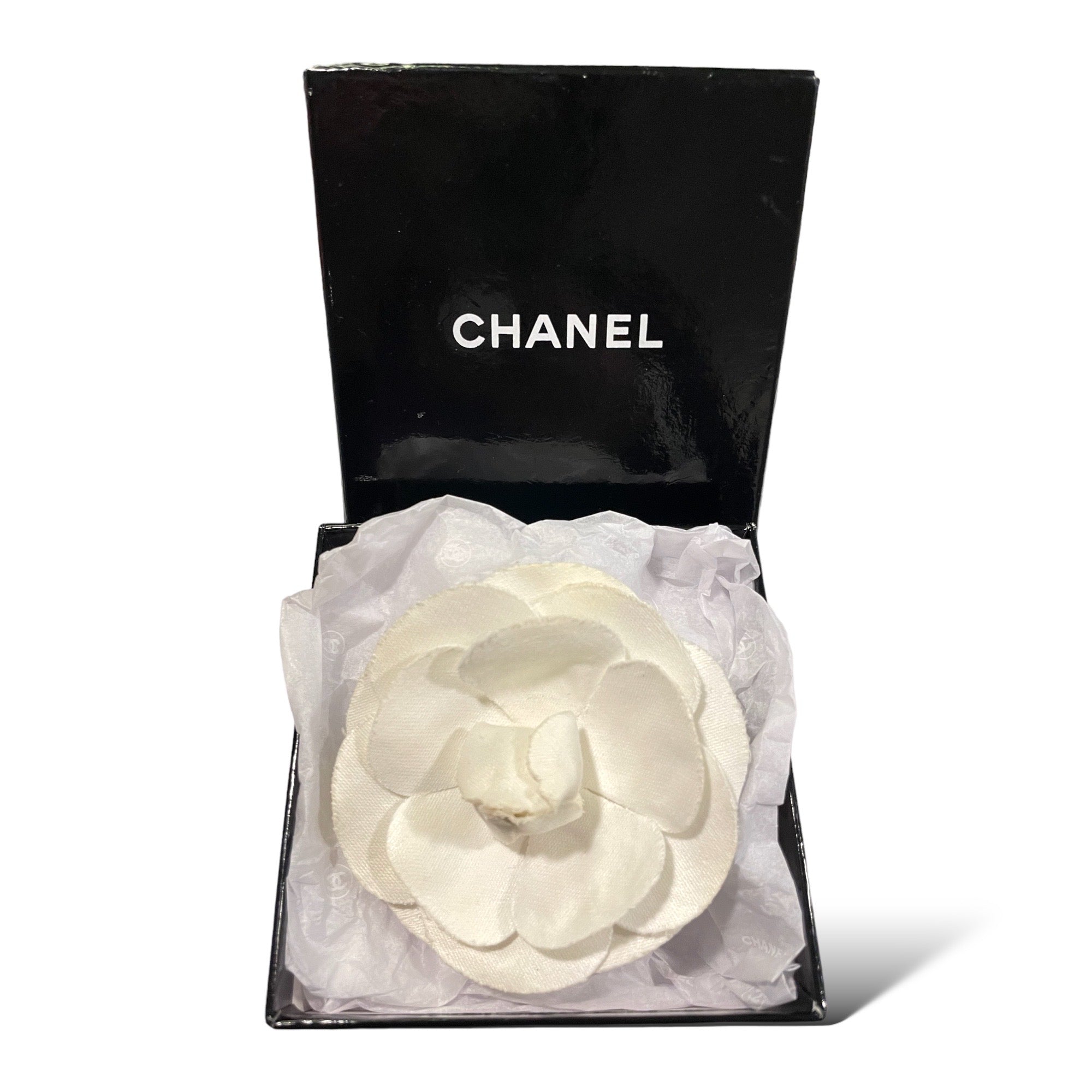 CHANEL WHITE CAMELLIA FLOWER PIN BROOCH IN ORIGINAL CHANEL GIFT BOX
