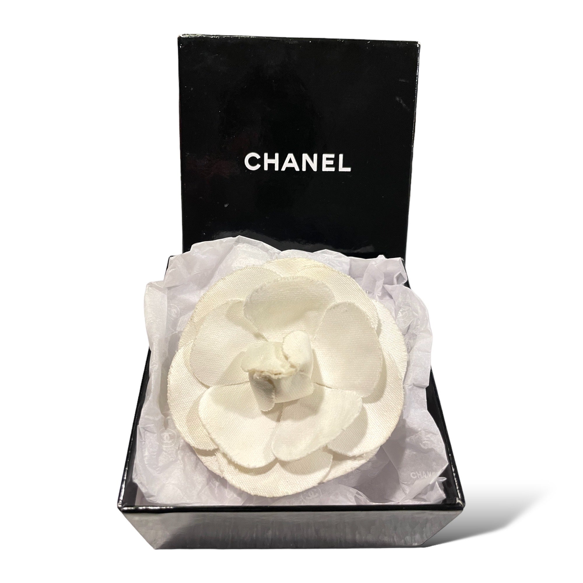 CHANEL WHITE CAMELLIA FLOWER PIN BROOCH IN ORIGINAL CHANEL GIFT BOX