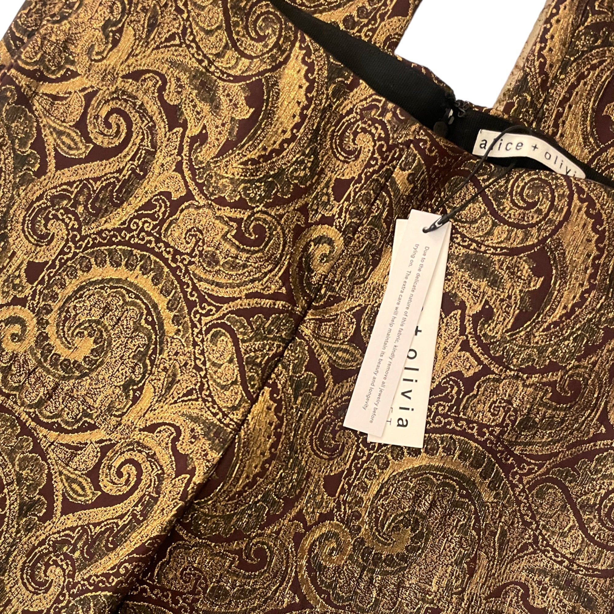 Alice + Olivia Gold Lamè Paisley Printed Straight Leg Pants |Size: 2|