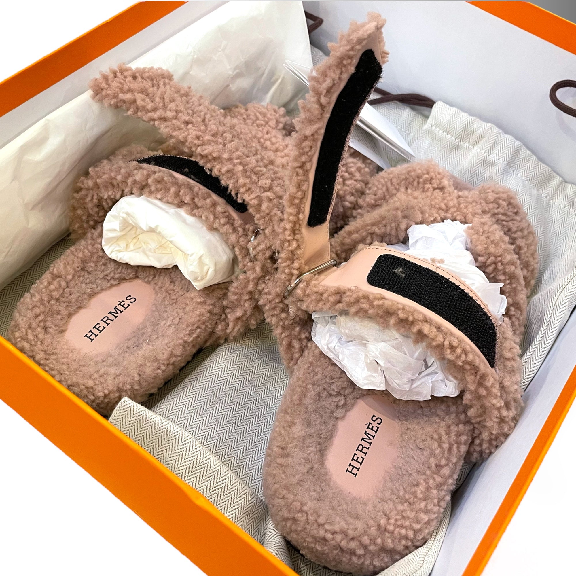 HERMÈS Woman’s Chypre Shearling Sandals |Size: US 8.5 | IT 38.5|