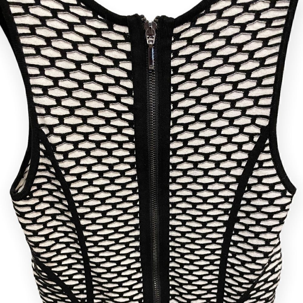 INTERMIX INTERMIX Printed Crew Neck Top | Size: S |