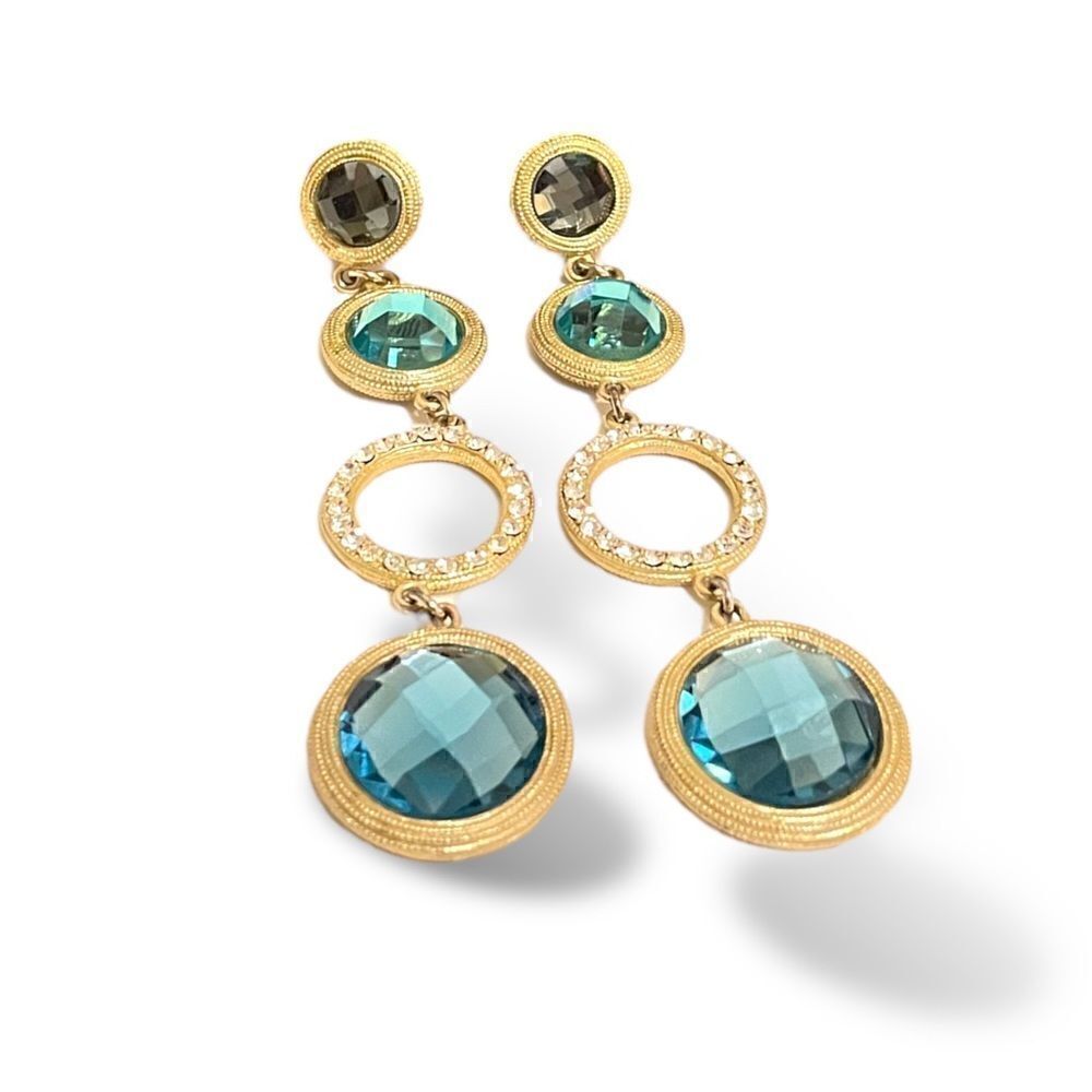 Kiki's Closet Shop Faceted Crystals & Gold Tone Metal STUNNING Drop Earrings