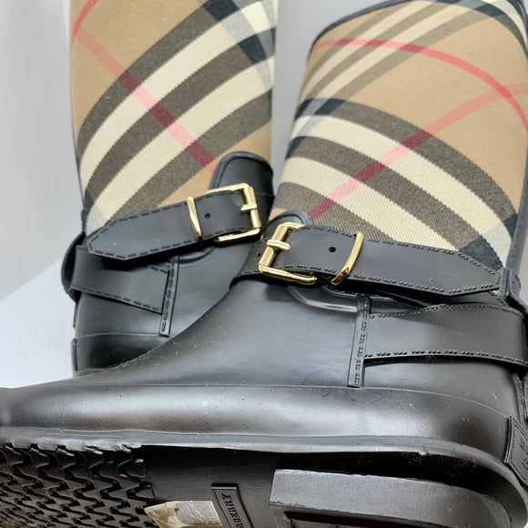 BURBERRY Strap Detail House Check and Rubber Rain Boots