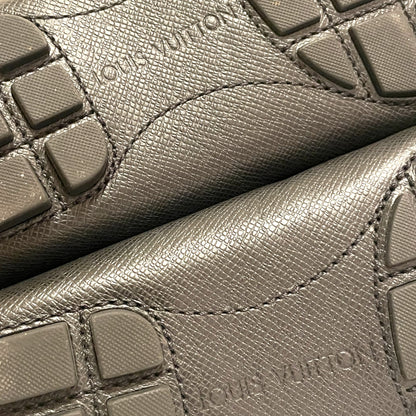 Louis Vuitton Mens Drivers with Silver Tone Metal LV Motif - photo 7 of 10