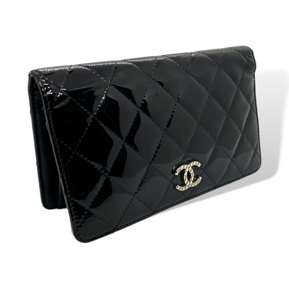 Chanel CC Yen Wallet in Quilted Patent Leather - photo 5 of 11