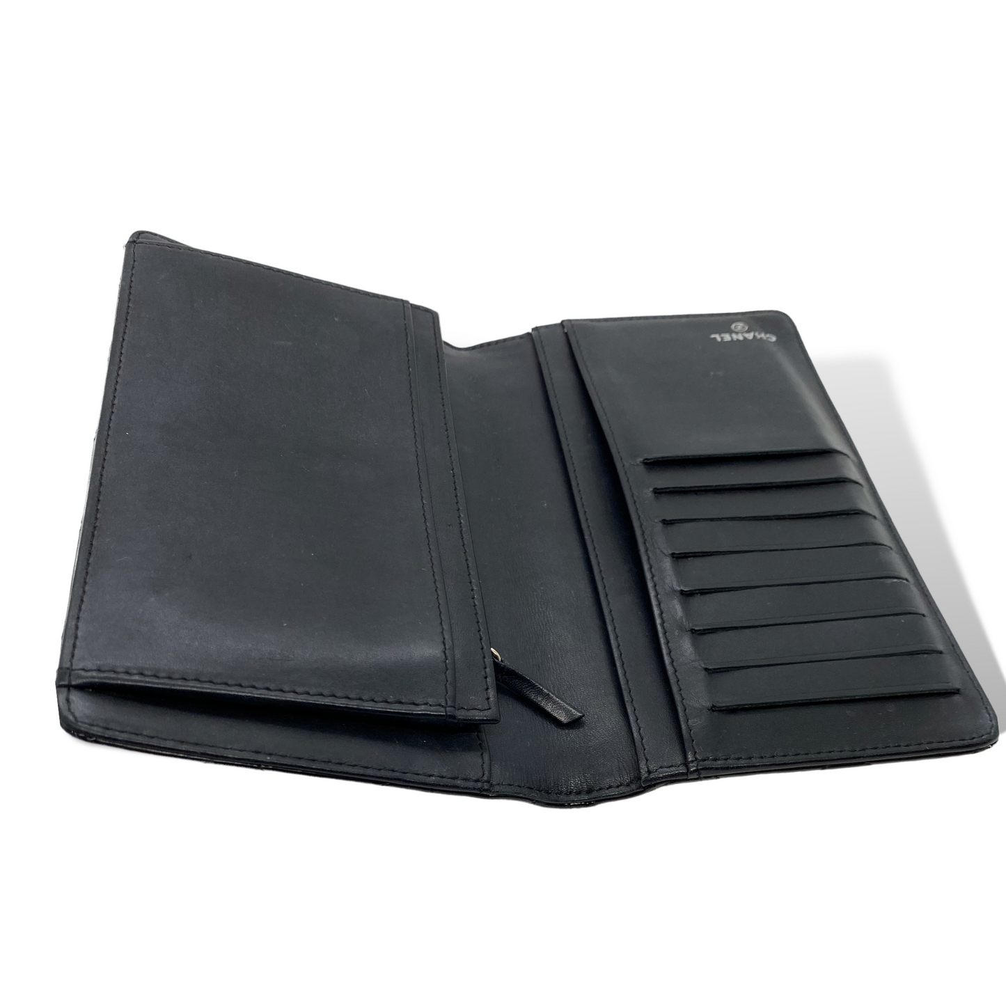 CHANEL CC Yen Wallet in Quilted Patent Leather