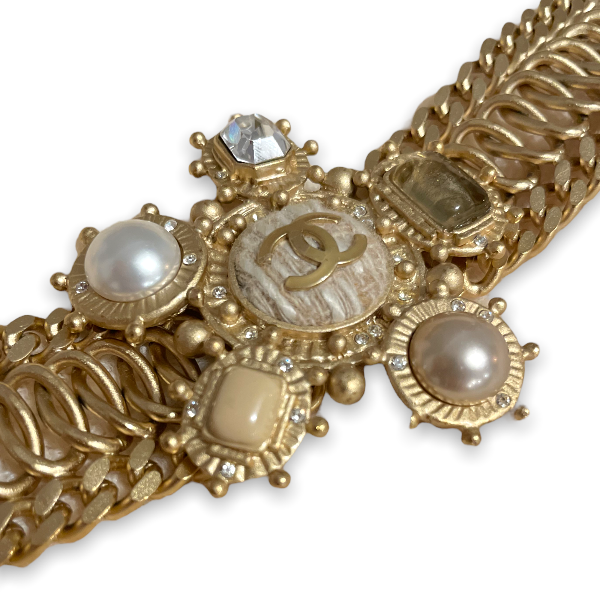 CHANEL Vintage Flattened Gold-Tone Metal Chain Belt with Stone Set Buckle