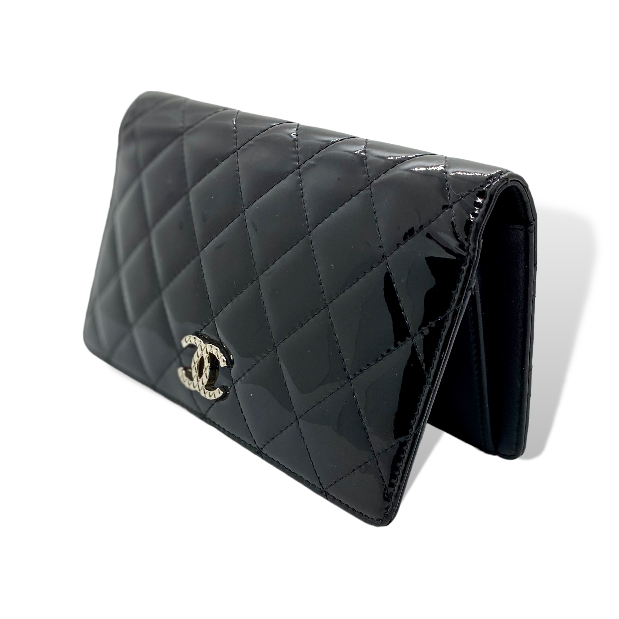 CHANEL CC Yen Wallet in Quilted Patent Leather