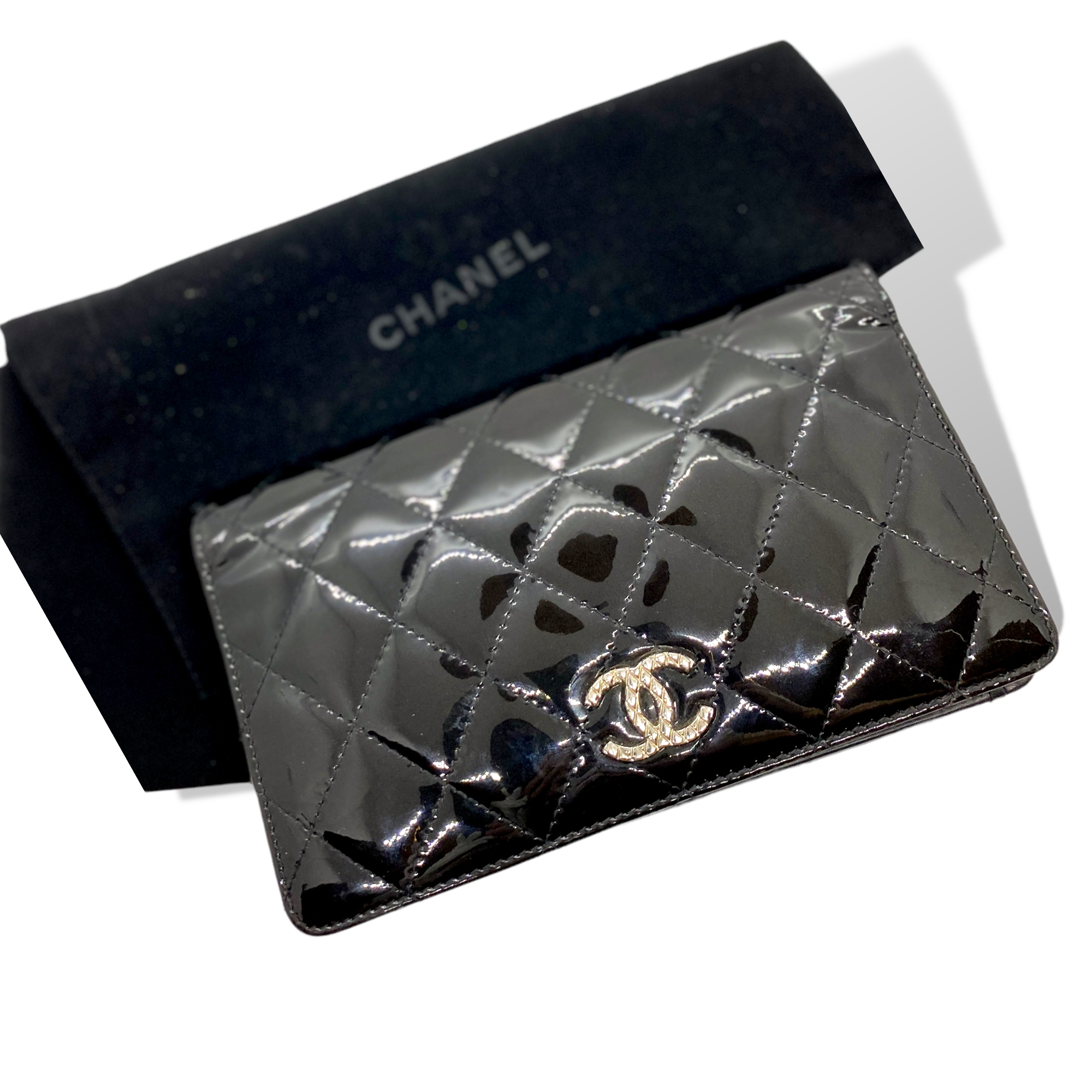 CHANEL CC Yen Wallet in Quilted Patent Leather