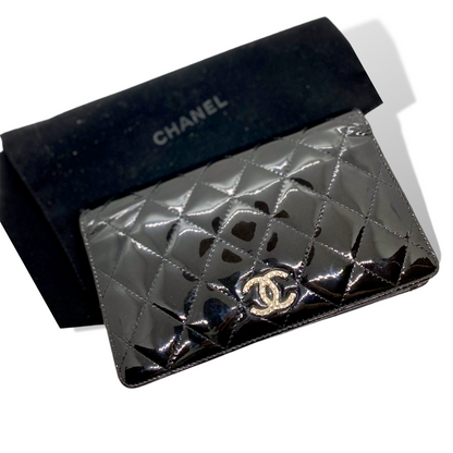 Chanel CC Yen Wallet in Quilted Patent Leather - photo 6 of 11