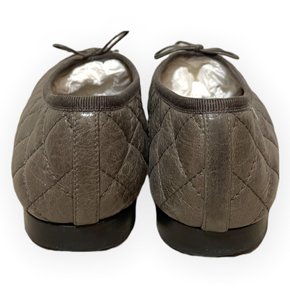 Chanel Crumpled Calfskin/Patent Quilted CC Cap Toe Ballerina Flats - photo 5 of 11