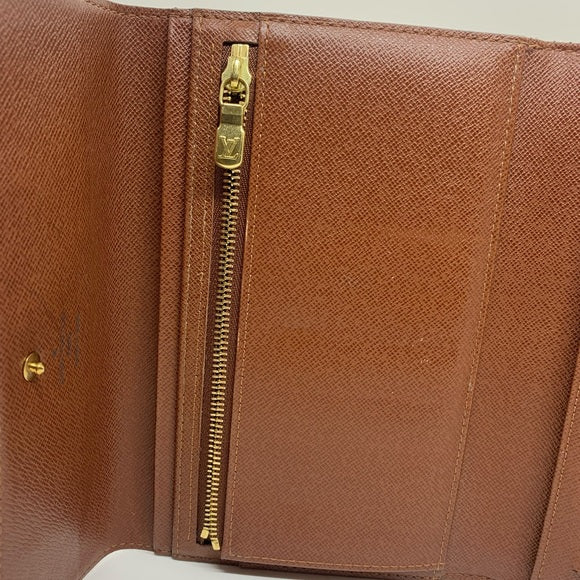 Vintage Louis Vuitton Tri-fold Monogram Pochette