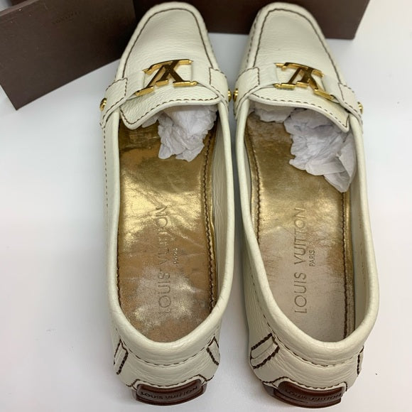 VINTAGE White leather Louis Vuitton loafers (Women's)