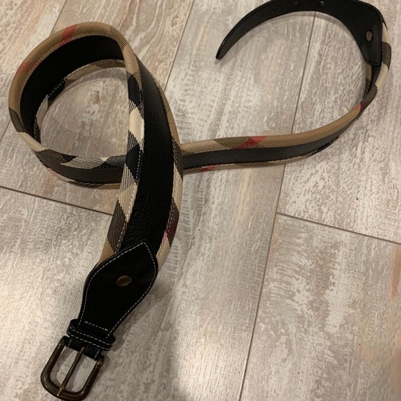 Burberry Belt Check Lining & Black leather middle Size: 36”/ 90cm