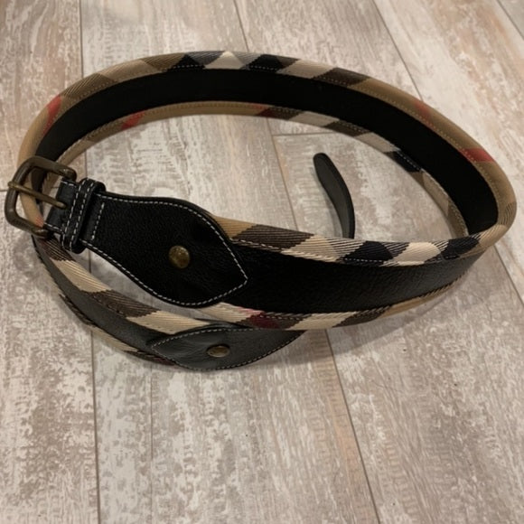 Burberry Belt Check Lining & Black leather middle Size: 36”/ 90cm