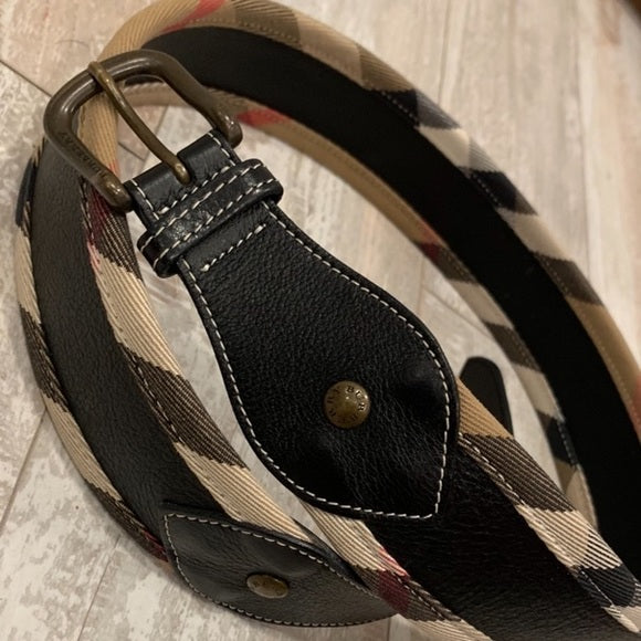 Burberry Belt Check Lining & Black leather middle Size: 36”/ 90cm