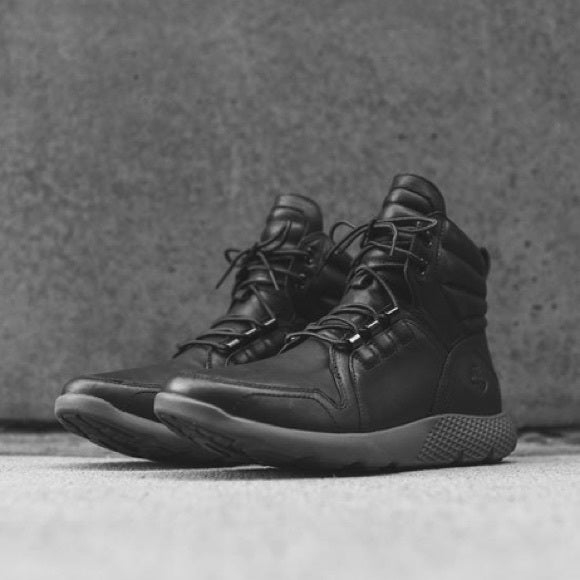 TIMBERLAND FLYROAM BOOT Black Size: 8US Men