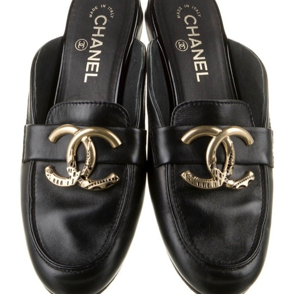 Chanel 2020 Interlocking CC Logo Mules Size: 8.5