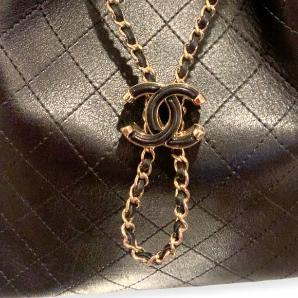 CHANEL Calfskin Stitched Drawstring Bag (Black)