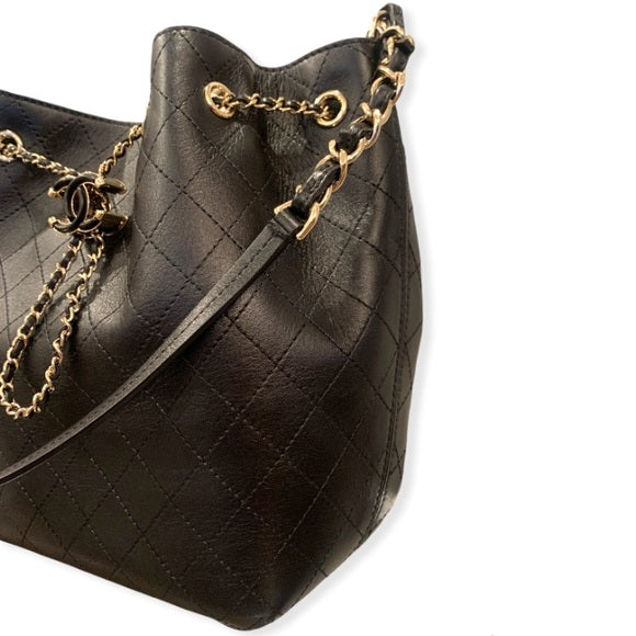 CHANEL Calfskin Stitched Drawstring Bag (Black)