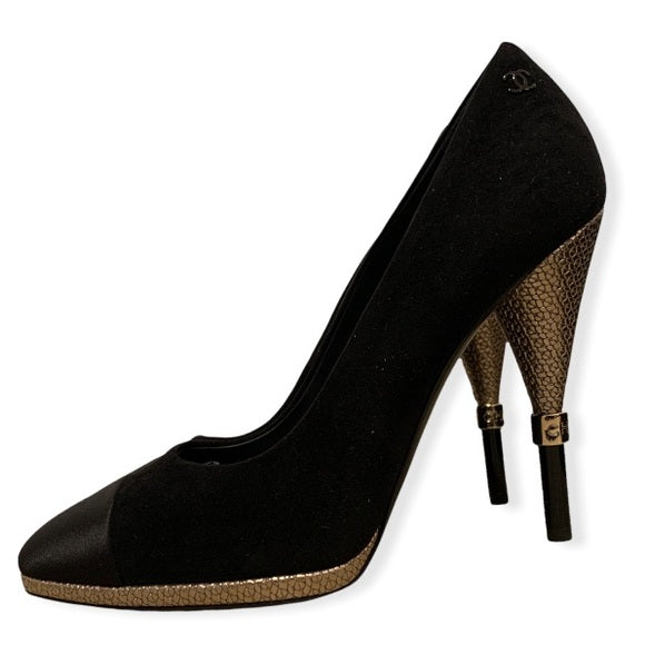 CHANEL Interlocking CC Logo Suede Pumps 38