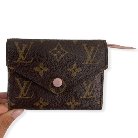 LOUIS VUITTON Monogram Victorine Wallet Rose Ballerine